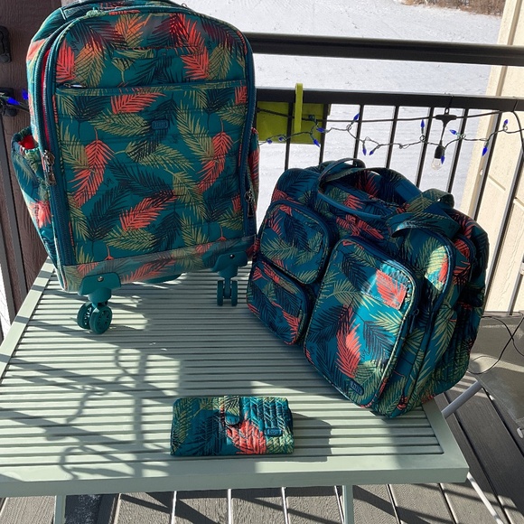 Lug - Tropical Ocean Lot - Picture 2 of 15